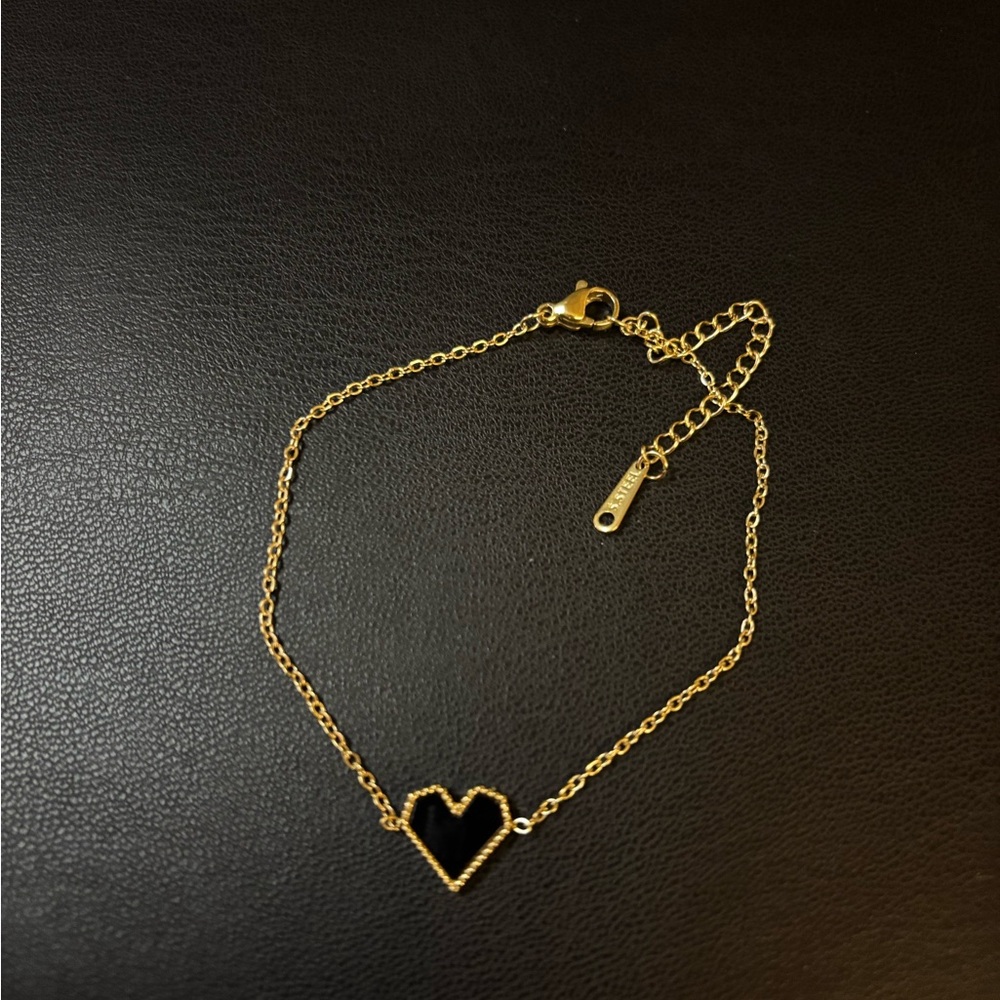 NWOT Gold Black Heart Bracelet
